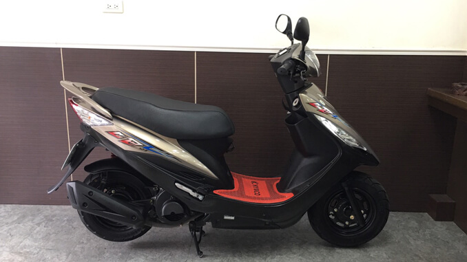 流當機車-光陽KYMCO GP 125 金色-1